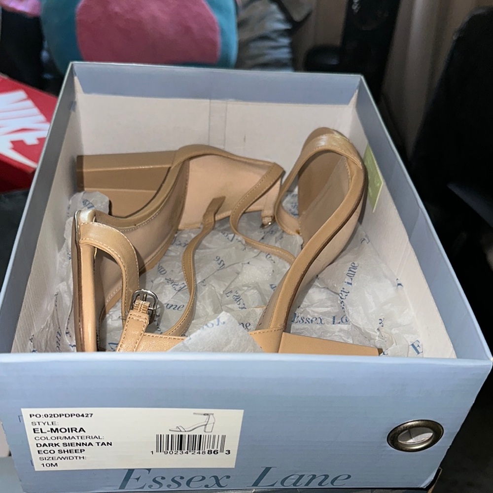 Essex Lane Women's Dark Sheen Tan Heels